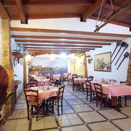 Hotel Alceste 3*